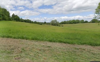 działka nad jeziorem